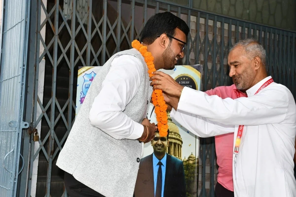 School Celebrations - Photo 2
